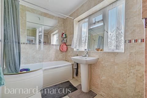 undefined, Hazel Close, BRENTFORD
