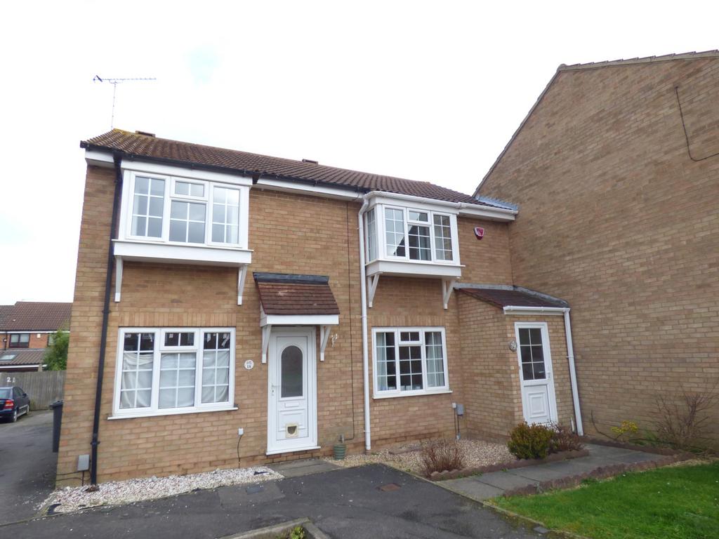 2 bedroom Terraced with parking for rent