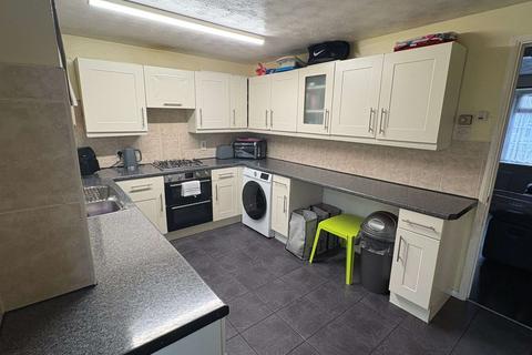 undefined, Luton LU2