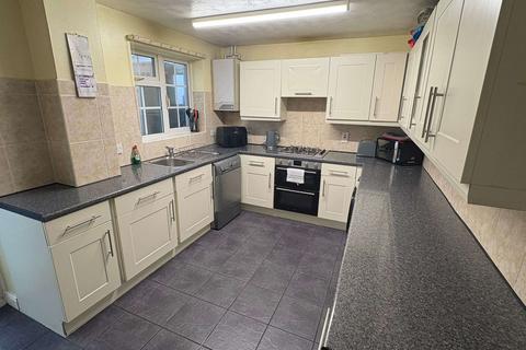 undefined, Luton LU2