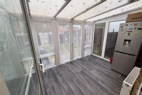 undefined, Luton LU2