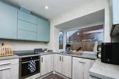 2 bedroom semi-detached bungalow for sale, Doriam Avenue, York