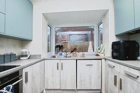 2 bedroom semi-detached bungalow for sale, Doriam Avenue, York