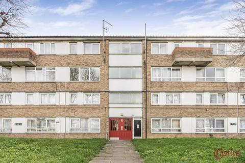 4 bedroom flat to rent, Hertford Road, Edmonton, N9