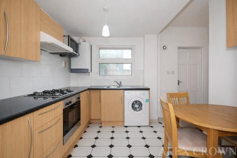 2 bedroom flat to rent, Blackstock Road, Finsbury Park