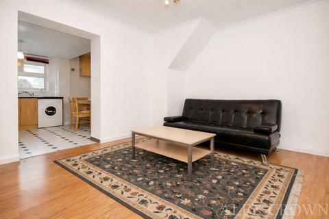 2 bedroom flat to rent, Blackstock Road, Finsbury Park
