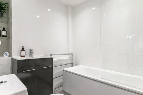 1 bedroom apartment to rent, Cornwall Gardens, London, SW7