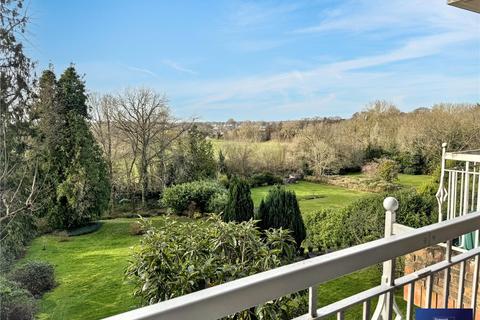 2 bedroom apartment for sale, Oatlands Drive, Weybridge, Surrey, KT13