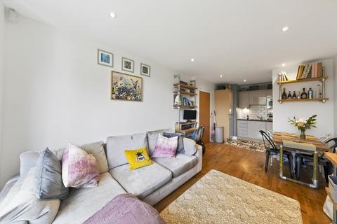 1 bedroom apartment to rent, City Walk, London, SE1