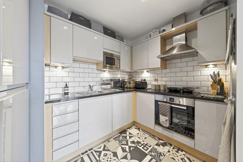 1 bedroom apartment to rent, City Walk, London, SE1