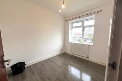 2 bedroom flat to rent, Balmoral Drive, Hayes UB4