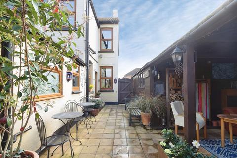 3 bedroom detached house for sale, Tavistock Street, Bletchley, Milton Keynes