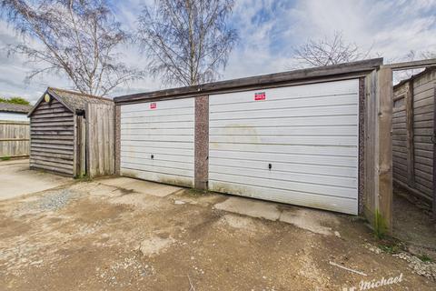 3 bedroom semi-detached house for sale, Walton Way, Aylesbury