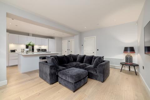 2 bedroom apartment to rent, Rutland Square, Edinburgh EH1