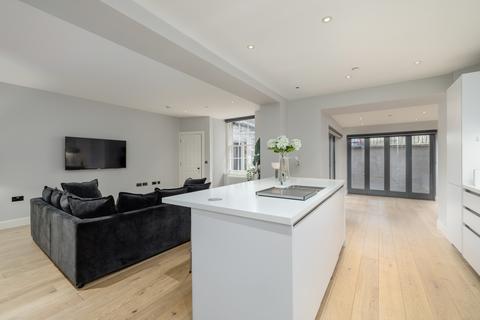 2 bedroom apartment to rent, Rutland Square, Edinburgh EH1