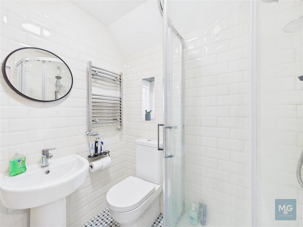 Jack &amp; Jill Bathroom