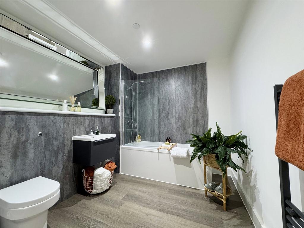Main Bathroom