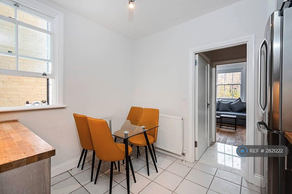 Eat-In Kitchen