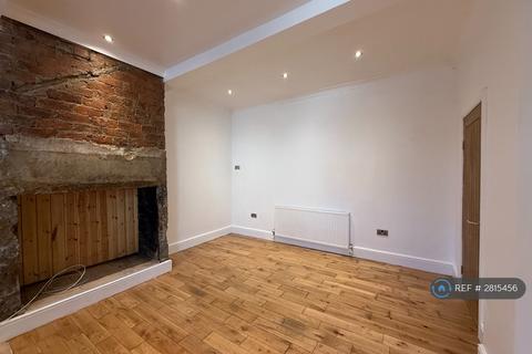 1 bedroom terraced house to rent, Claremont St, Cleckheaton, BD19