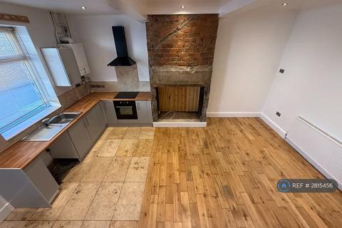 1 bedroom terraced house to rent, Claremont St, Cleckheaton, BD19