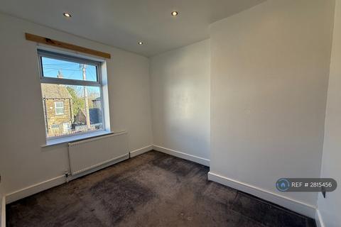 1 bedroom terraced house to rent, Claremont St, Cleckheaton, BD19