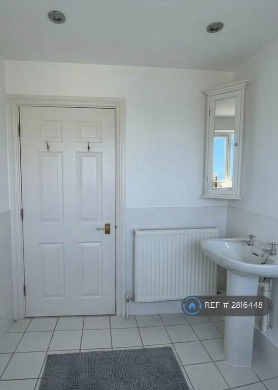 Bedroom 1/En Suite