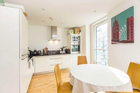 2 bedroom flat to rent, Millharbour, London E14