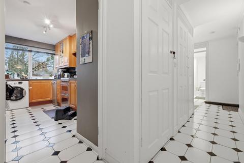 2 bedroom flat for sale, Queenswood Gardens, Aldersbrook