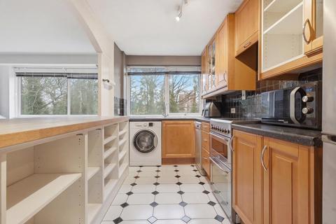 2 bedroom flat for sale, Queenswood Gardens, Aldersbrook