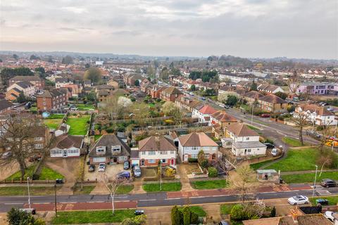 undefined, Gilders Road, Chessington
