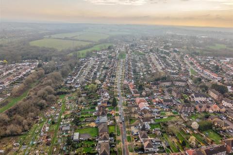 undefined, Gilders Road, Chessington