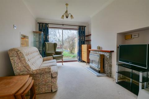undefined, Gilders Road, Chessington