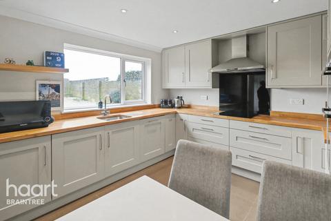 3 bedroom end of terrace house for sale, Hillside Gardens, Braintree