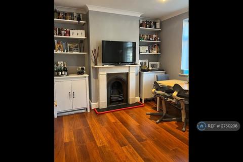 2 bedroom flat to rent, West End Court, London, NW6