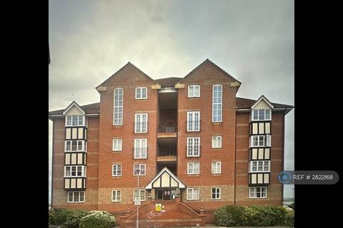 2 bedroom flat to rent, Chandlers Drive, Erith, DA8
