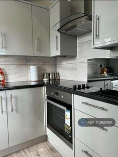 2 bedroom flat to rent, Chandlers Drive, Erith, DA8