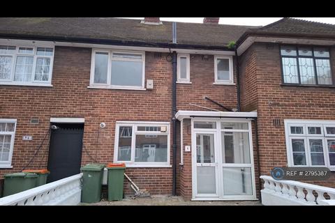 3 bedroom terraced house to rent, Ruscoe Road, London, E16