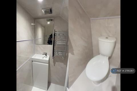 3 bedroom terraced house to rent, Ruscoe Road, London, E16
