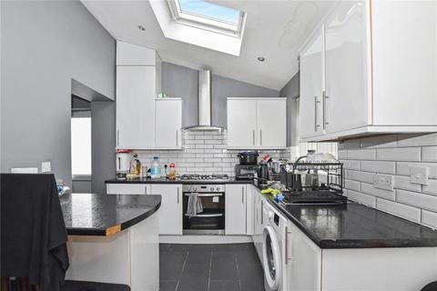 4 bedroom semi-detached house for sale, Moorland Drive, Pudsey, West Yorkshire