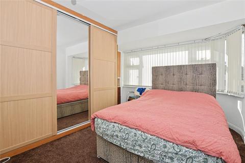 4 bedroom semi-detached house for sale, Moorland Drive, Pudsey, West Yorkshire