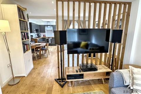 2 bedroom house for sale, Melbourne Road, Eastbourne BN22