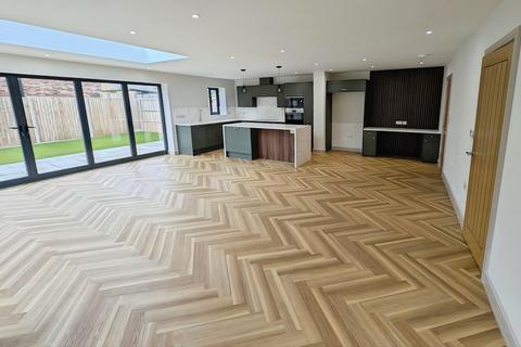 undefined, Bristol Road, Frampton Cotterell, Bristol