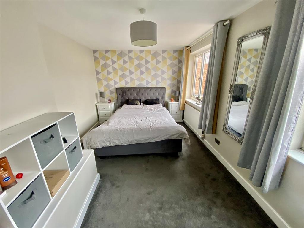 Bramleys Estate Agents - Greenside Mount - Mirfiel