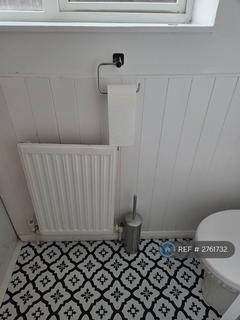 2 bedroom semi-detached house to rent, Warwick Crescent, Hayes, UB4
