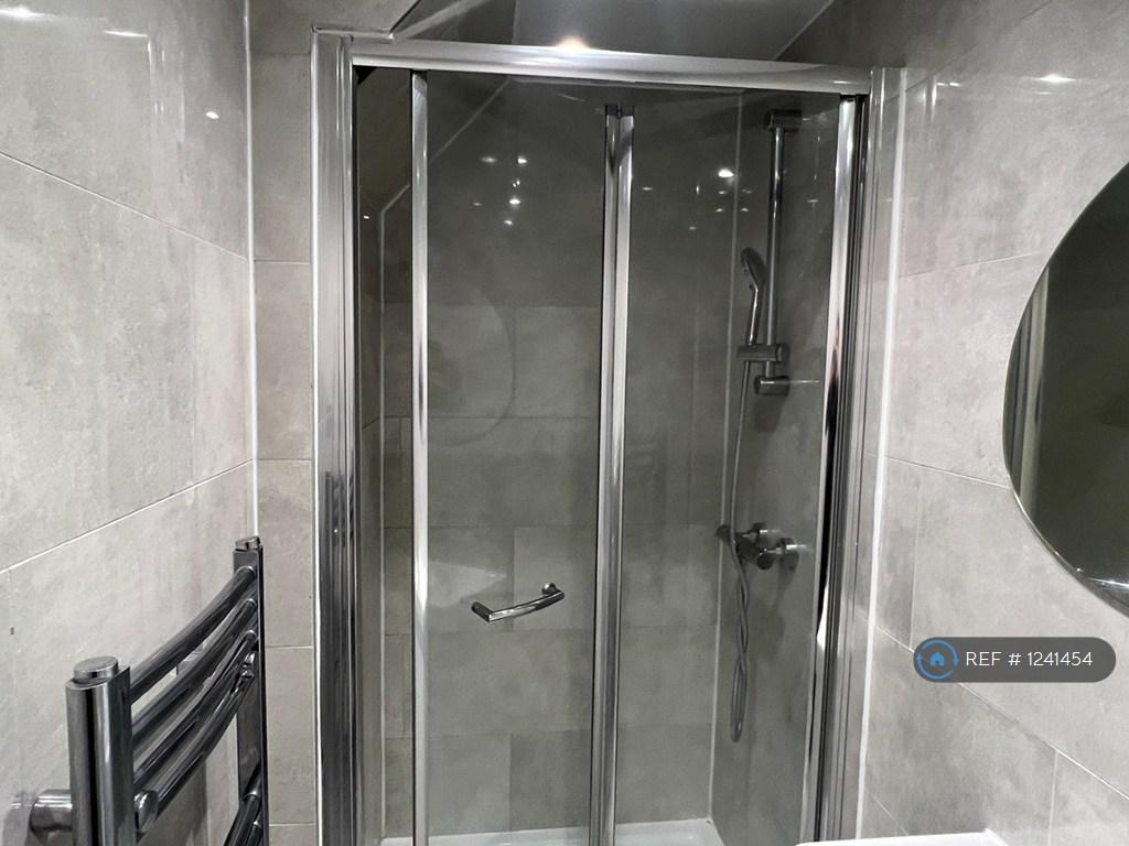 1st Floor Shower / Toilet