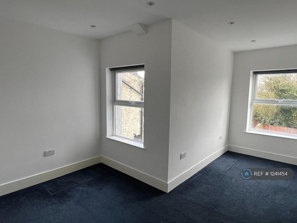 1st Floor Master Bedroom