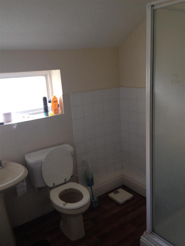 Bathroom.JPG