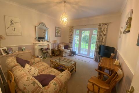 undefined, One bedroom flat in Lansdowne Court