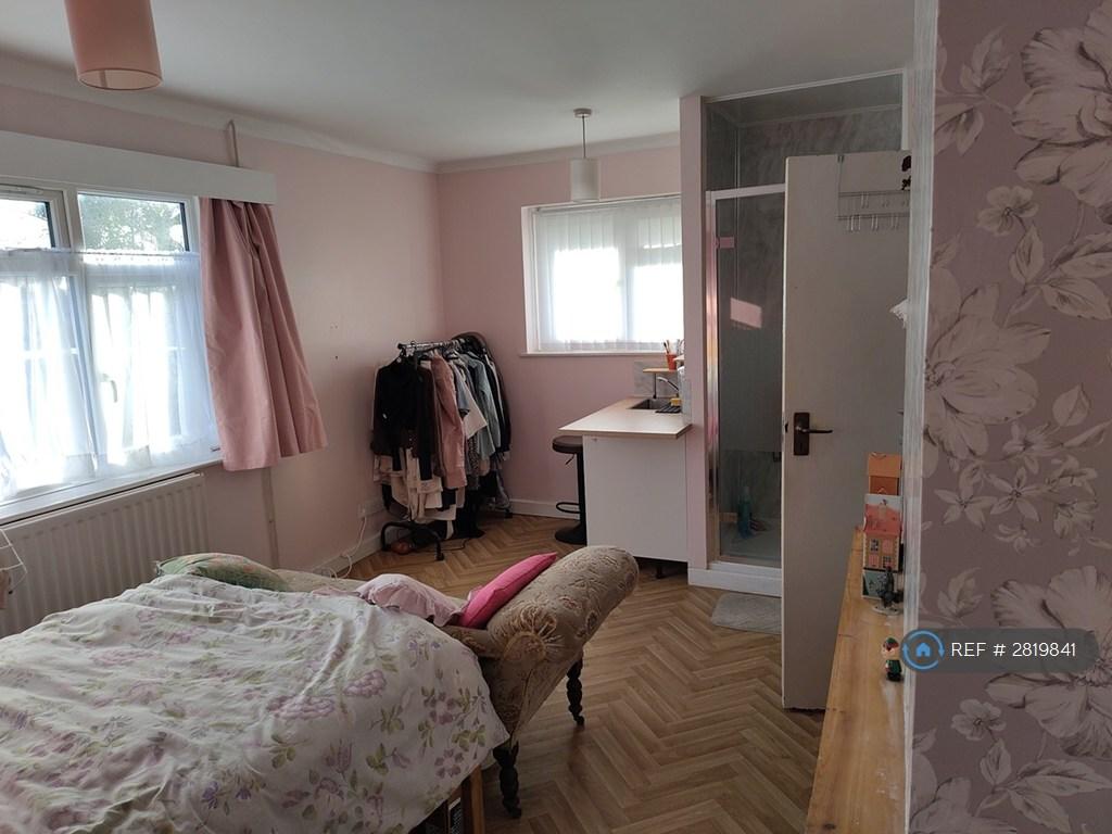 Room 1 - Bed To Kitchenette