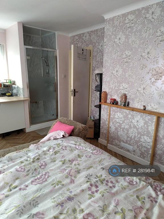Room 1  - Bed To Shower